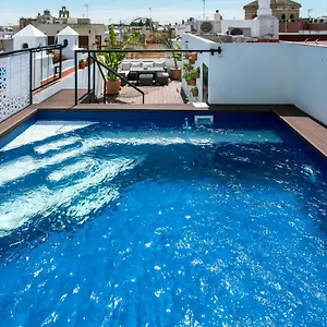 Unique House - Private Spa&pool -stayinseville Holiday home